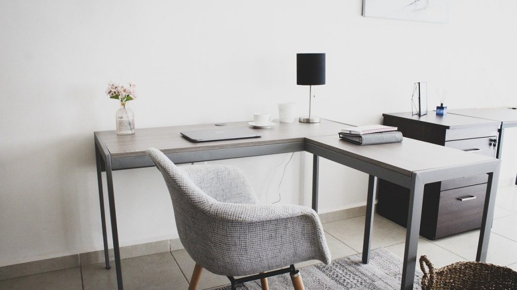 Quels sont les avantages du mobilier de bureau professionnel personnalisable ?