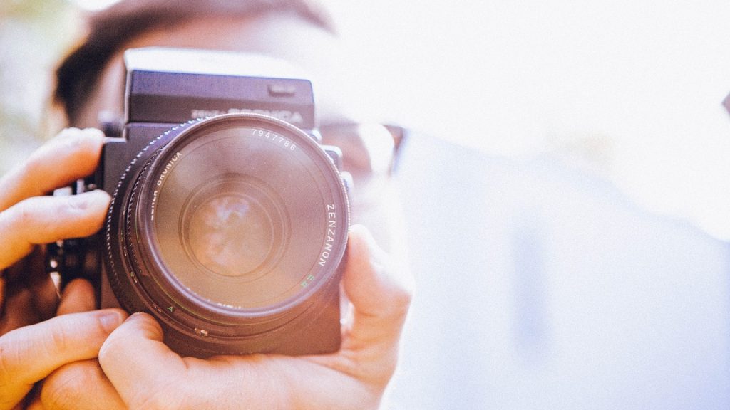 Apprenez à capturer le monde autrement grâce à une formation photographe sur mesure