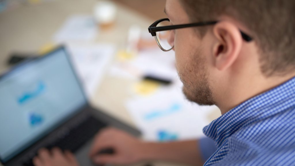 Automatiser le recouvrement de créances : avantages et solutions logicielles