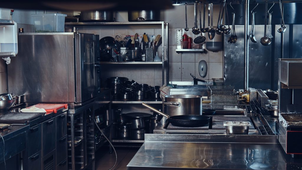 Pourquoi faire appel à un fournisseur de matériel CHR pour votre service de restauration ?