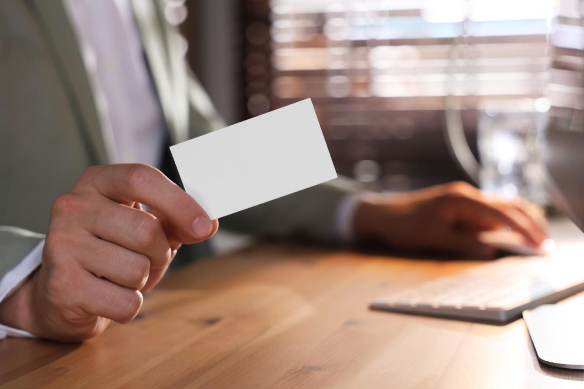 Carte de visite commerciale : comment la choisir pour optimiser son impact ?