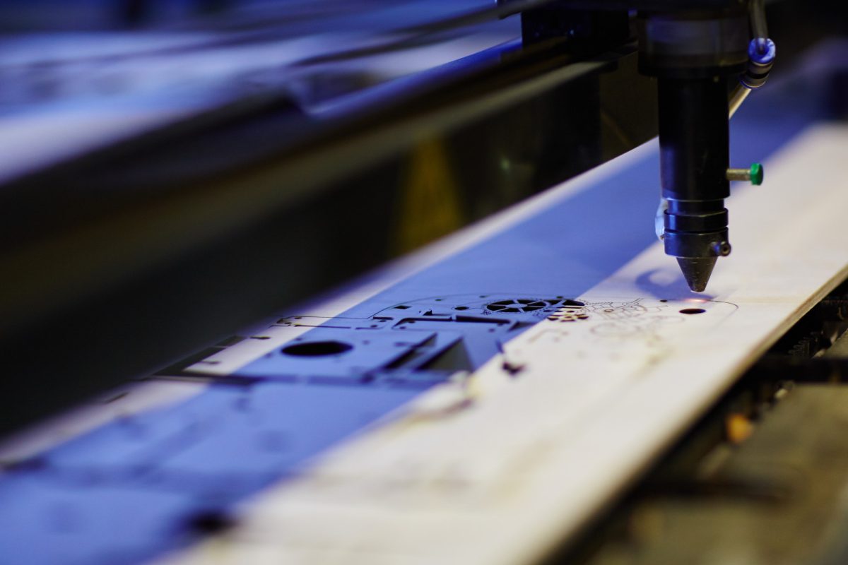 Découpe laser et industrie : quand la précision rime avec sobriété